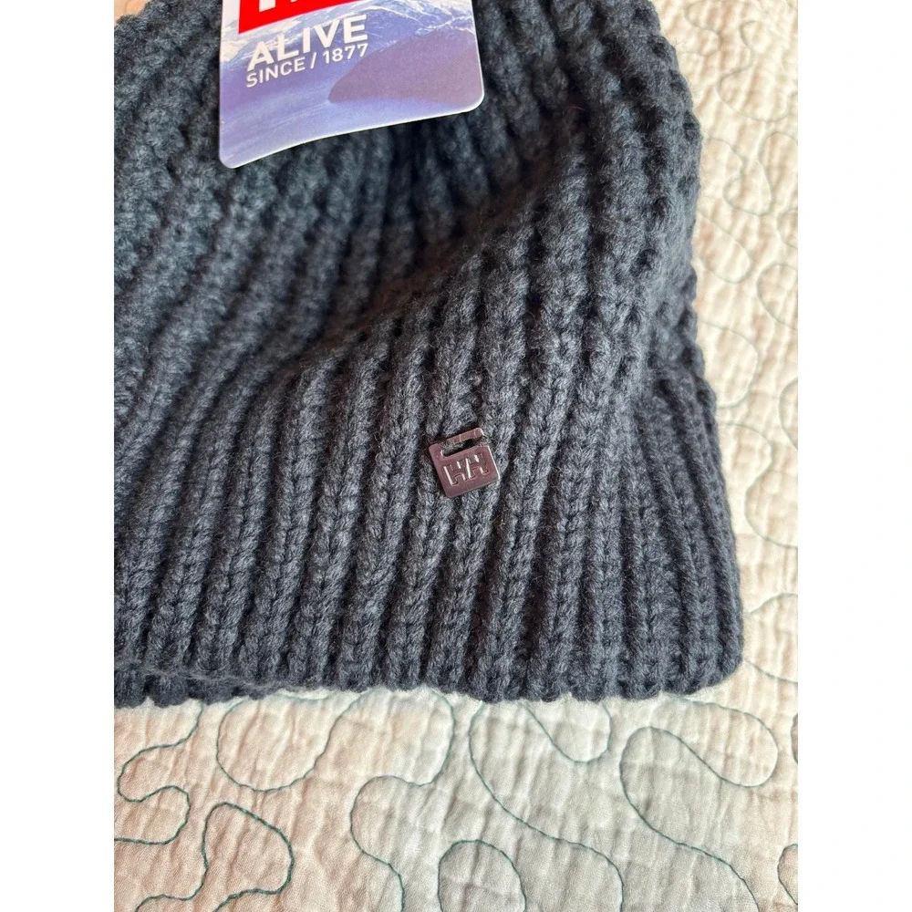 Helly Hansen Womens Snowfall Beanie Knit Faux Fur Pom Hat